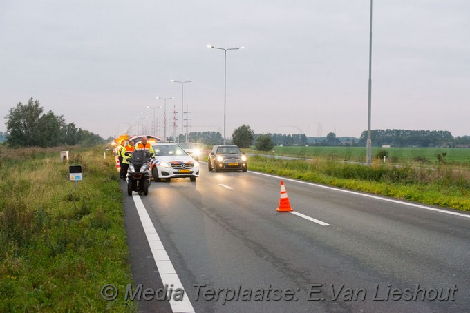 Mediaterplaatse ongeval vijfhuizen auto op kop 07102009 Image00004