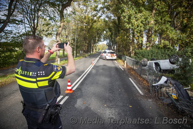 Mediaterplaatse auto op kop vogelezang 25102019 Image00003