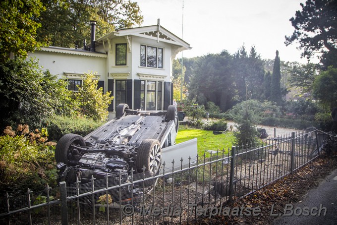 Mediaterplaatse auto op kop vogelezang 25102019 Image00004