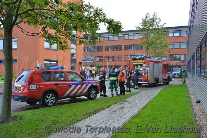 MediaTerplaatse ontruiming school vreemde lucht 19092017 Image00006