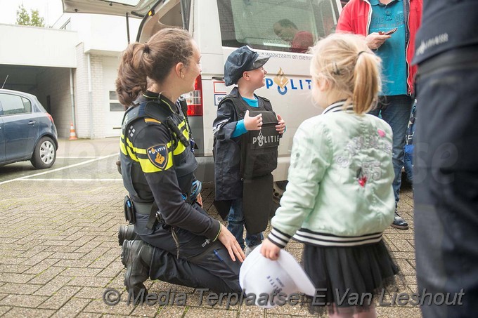 MediaTerplaatse dag als politie man hdp 30092017 Image00015