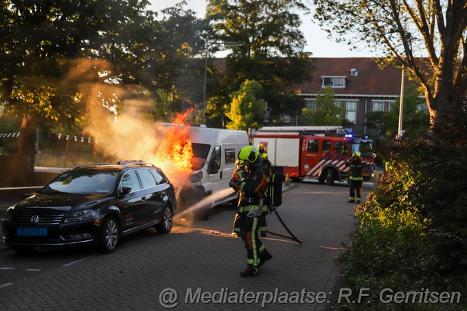 Mediaterplaatse auto brand burgemeester martenssingel gouda 08082022 Image00010