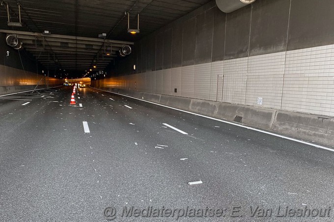 Mediaterplaatse schipholtunnel a4 dicht vrachtwagen te hoog 14082022Image00003