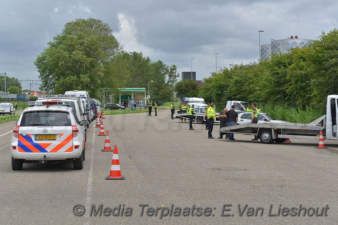 Mediaterplaatse politie controle halfweg 16062017 Image00001