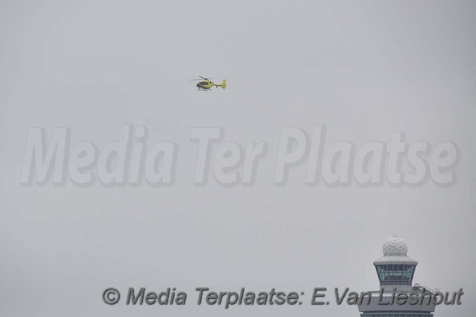 Mediaterplaatse nood landing titan air schiphol 19032017 Image00008