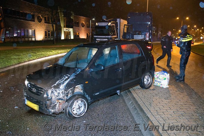 Mediaterplaatse ongeval auto tegen vrachtwagen nieuw vennep 20032017 Image00006