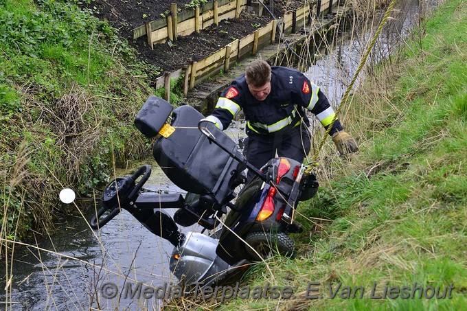 Mediaterplaatse ongeval scootmobiel te water hoofddorp 20032017 Image00004