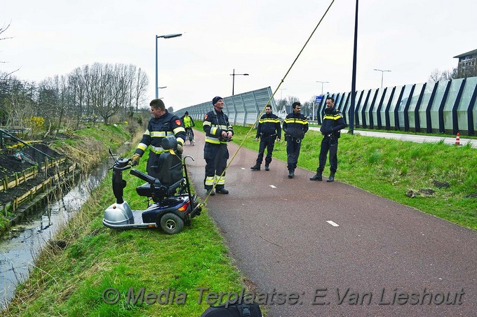Mediaterplaatse ongeval scootmobiel te water hoofddorp 20032017 Image00007