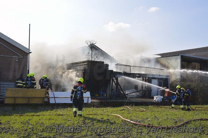 Mediaterplaatse grote brand boesingheliede 23032017 Image00010