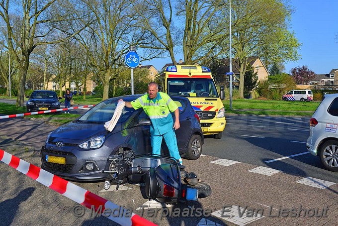 Mediaterplaatse weer ongeval auto scooter hoofddorp 03042017 Image00004