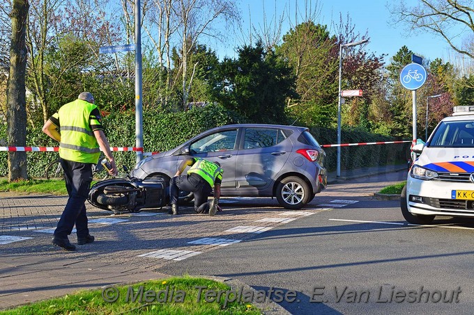 Mediaterplaatse weer ongeval auto scooter hoofddorp 03042017 Image00007