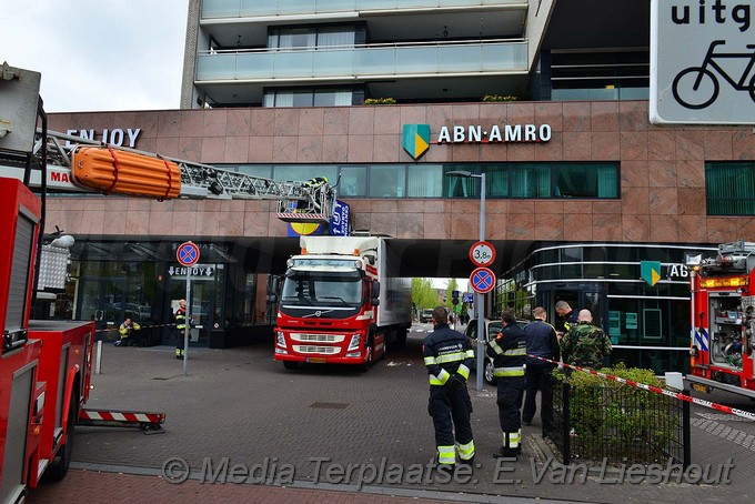 Mediaterplaatse vrachtwagen te hoog hdp 12042017 Image00003