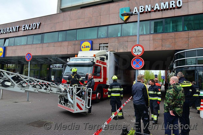 Mediaterplaatse vrachtwagen te hoog hdp 12042017 Image00007