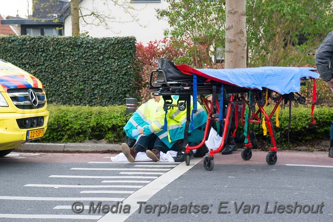 Mediaterplaatse ongeval fietser bedrijfsbusje rijsenhout 13042017 Image00006