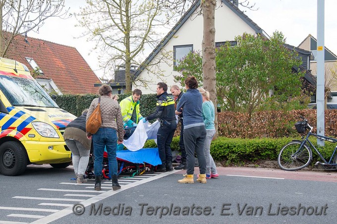 Mediaterplaatse ongeval fietser bedrijfsbusje rijsenhout 13042017 Image00008
