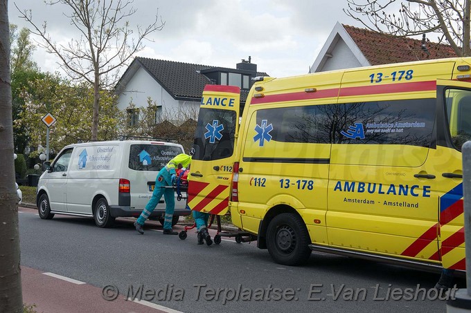 Mediaterplaatse ongeval fietser bedrijfsbusje rijsenhout 13042017 Image00011