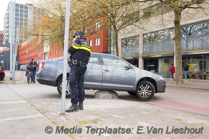 Mediaterplaatse ongeval auto op biggerug hoofddorp 13042017 Image00005