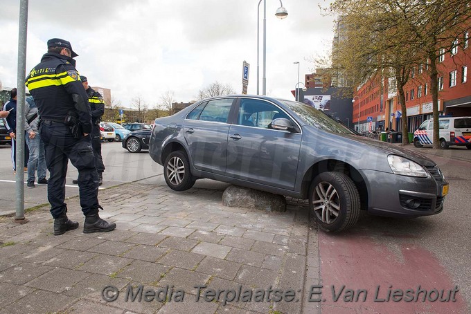 Mediaterplaatse ongeval auto op biggerug hoofddorp 13042017 Image00007