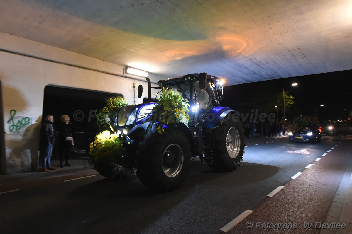 Mediaterplaatse bloemencorso in de avond nwh 21042017 Image00005