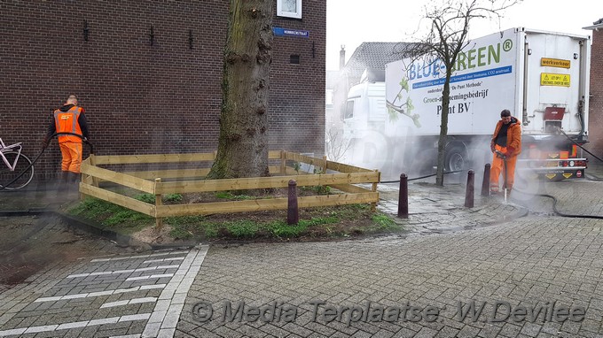 Mediaterplaatse onkruid verwijderen leiden 10042018 Image00004