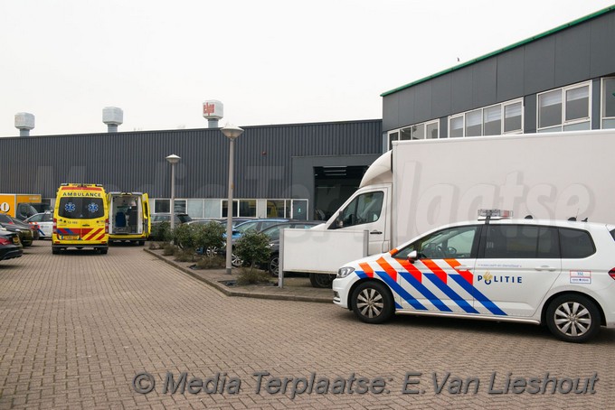 Mediaterplaatse man valt door dak hoofddorp 11042018 Image00004