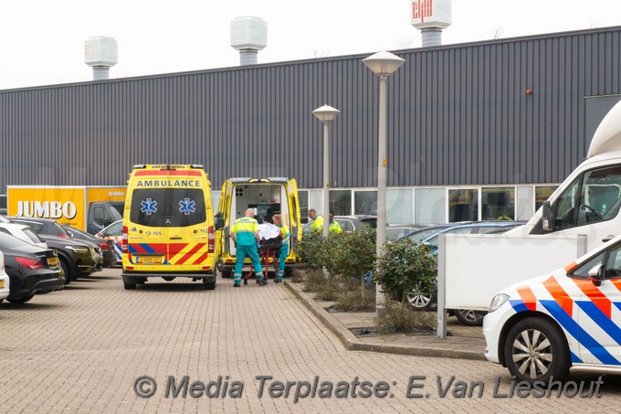 Mediaterplaatse man valt door dak hoofddorp 11042018 Image00005
