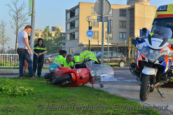 Mediaterplaatse ongeval hoofdweg hoofddorp ledsel lunenburgdreef 19042018 Image00002
