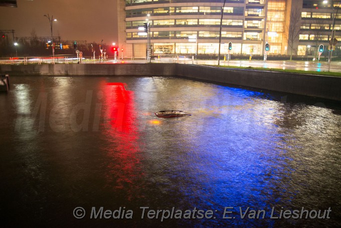 mediaterplaatse auto te water scorpius hoofddorp 17122018 Image00001