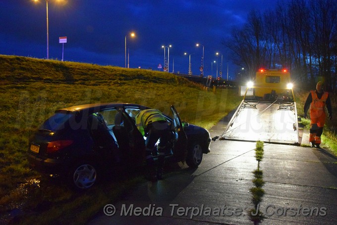 mediaterplaatse ongeval eenzijdig auto leiderdorp 22122018 Image00001