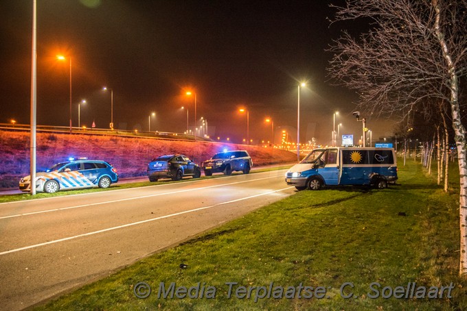 mediaterplaatse ongeval schiphol bus auto 27122018 bmp00002