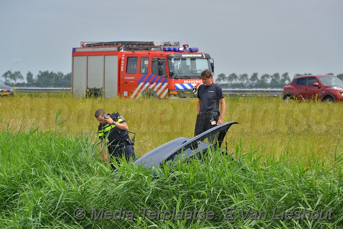 Mediaterplaatse ongeval a5 auto bijna te water lijnden 05062018 Image00003