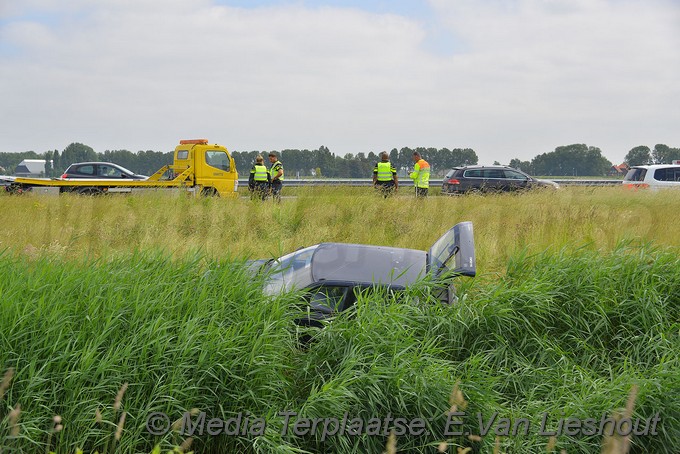Mediaterplaatse ongeval a5 auto bijna te water lijnden 05062018 Image00005