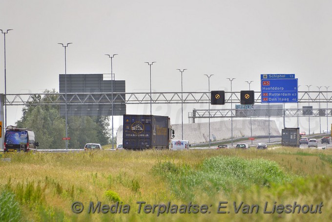 Mediaterplaatse ongeval a5 auto bijna te water lijnden 05062018 Image00008