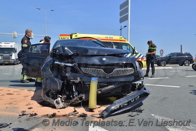 Mediaterplaatse ongeval rozenburg auto auto n201 hoofddorp zwaar 06062018 Image00009