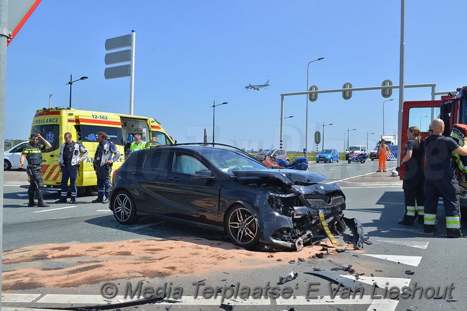 Mediaterplaatse ongeval rozenburg auto auto n201 hoofddorp zwaar 06062018 Image00012