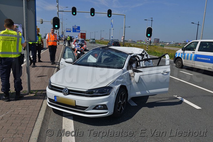 Mediaterplaatse ongeval rozenburg auto op lichtmast 06062018 Image00006