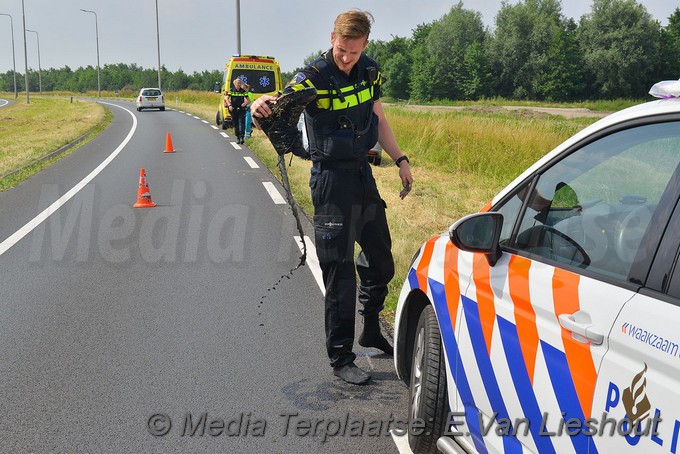 Mediaterplaatse auto uit de bocht zwaanshoek 15062018 Image00002