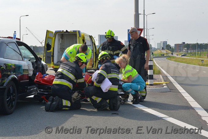 Mediaterplaatse ongeval met twee gewonden hoofddorp 15062018 Image00014