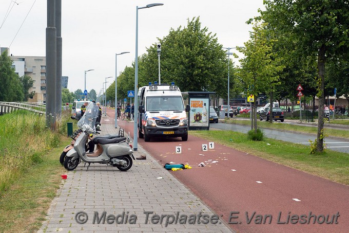 Mediaterplaatse zwaar ongeval scooter scooter hoofddorp 25062018 Image00011