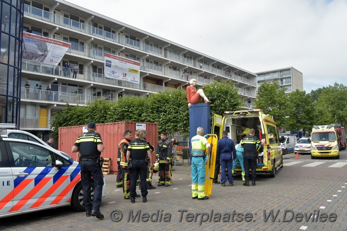 Mediaterplaatse man onder betonnen plaat leiden 27062018 Image00103