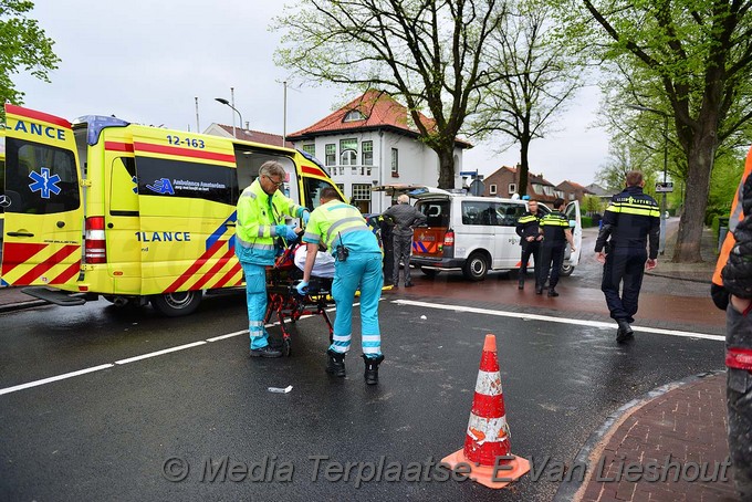 Mediaterplaatse ongeval scooter auto hoofdweg hdp 03052017 Image00010