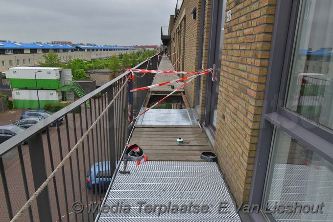 Mediaterplaatse man valt vanbalkon hoofddorp 30052017 Image00019