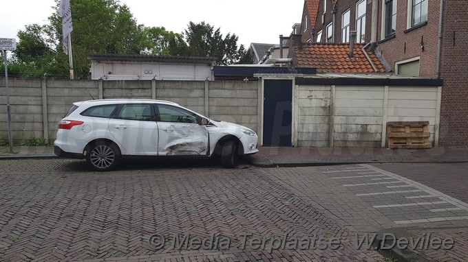 Mediaterplaatse auto geramt in parkeervak leiden 13052018 Image00003