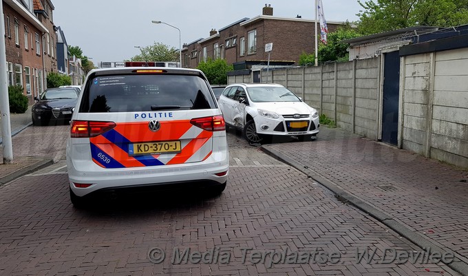 Mediaterplaatse auto geramt in parkeervak leiden 13052018 Image00004