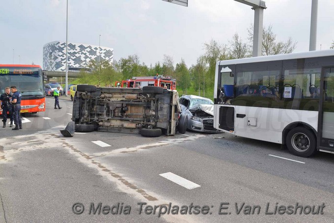 Mediaterplaatse auto op kop kmar schiphol 25052018 Image00001