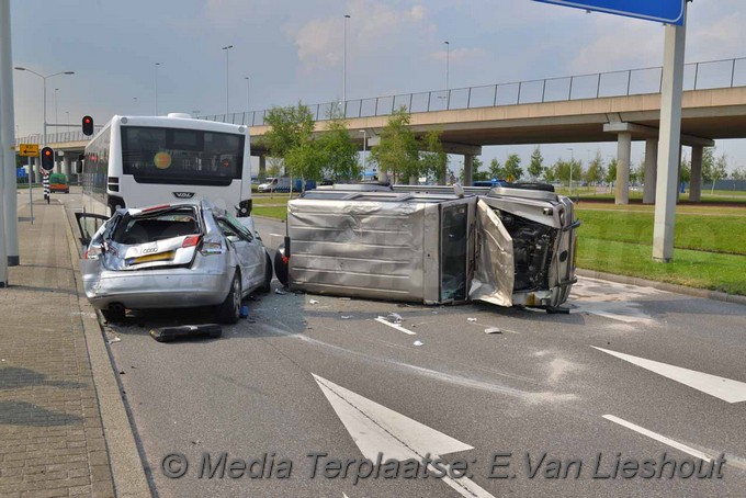 Mediaterplaatse auto op kop kmar schiphol 25052018 Image00008