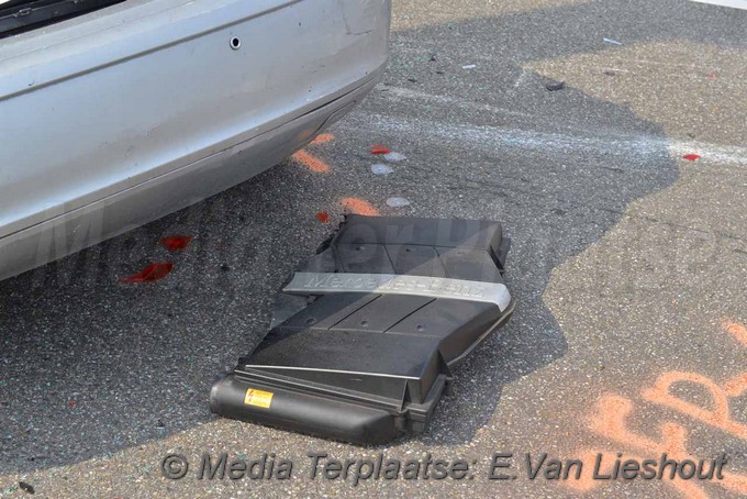 Mediaterplaatse auto op kop kmar schiphol 25052018 Image00012