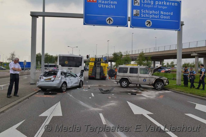 Mediaterplaatse auto op kop kmar schiphol 25052018 Image00022