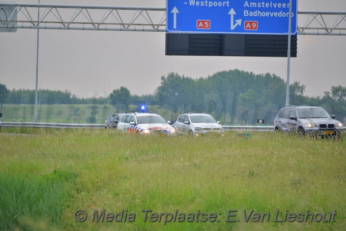 Mediaterplaats ongeval lijnden auto op dak 27052018 Image00002