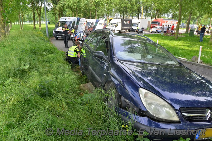 Mediaterplaatse ongeval auto klapt op biggerug hoofddorp 27052018 Image00006
